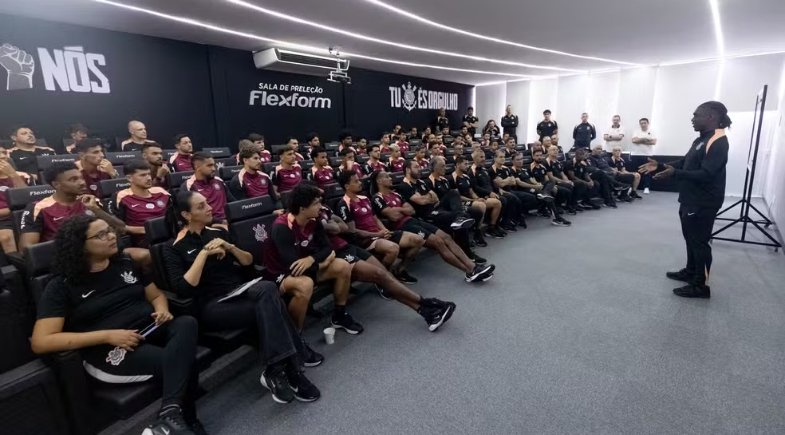 Jogadores do Corinthians podem solicitar rescisão por atraso