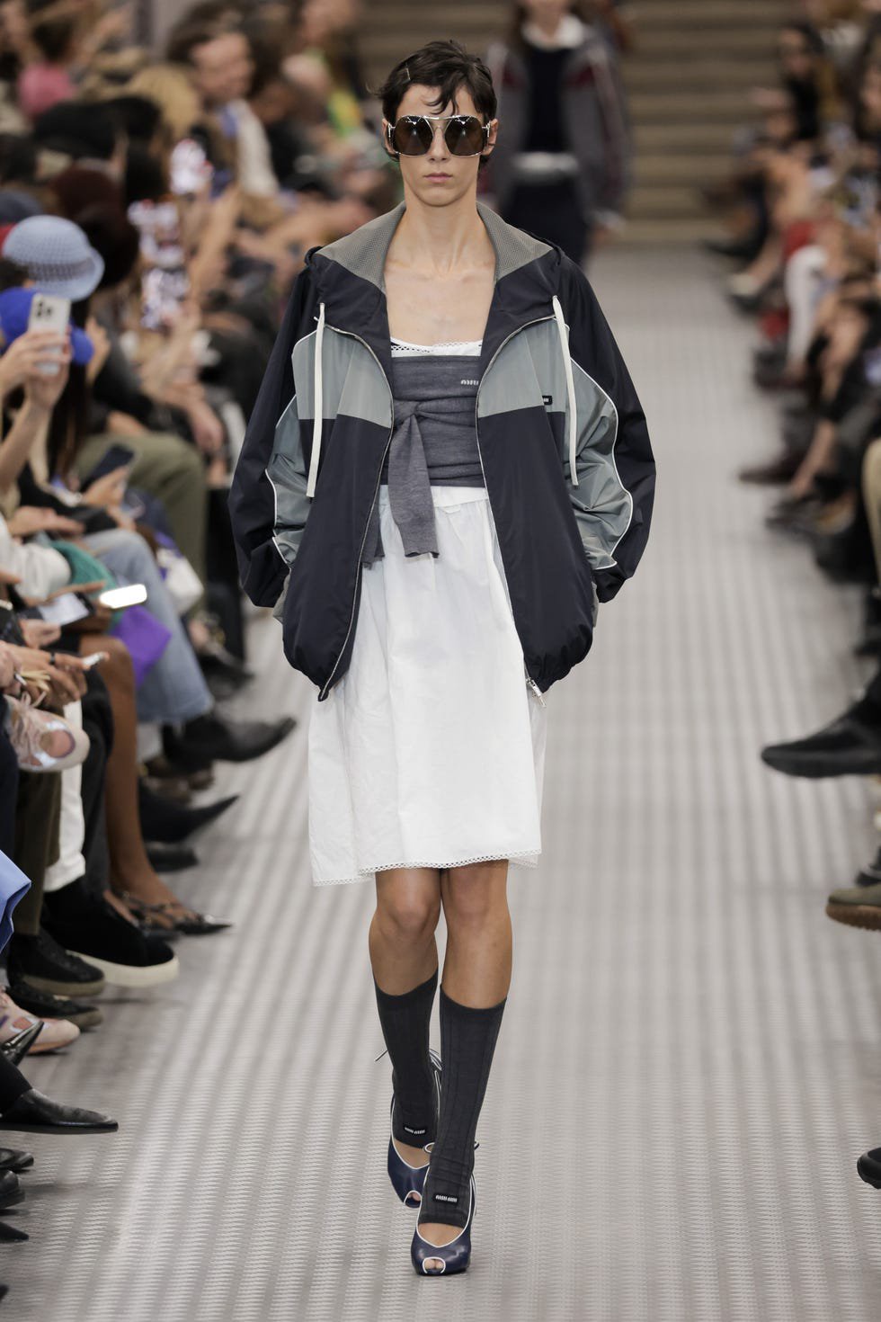 pasarela miu miu primavera verano 2025 semana de la moda de parís