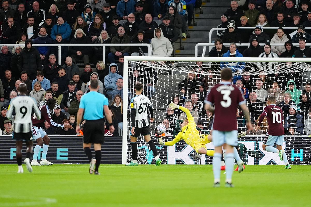 Johan Manzambi scoring for Aston Villa against Newcastle United at St James' Park
