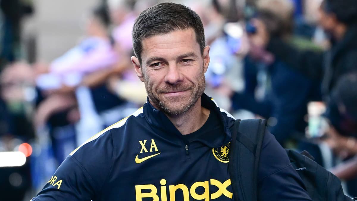Chelsea step up striker chase as Arsenal hijack offer made