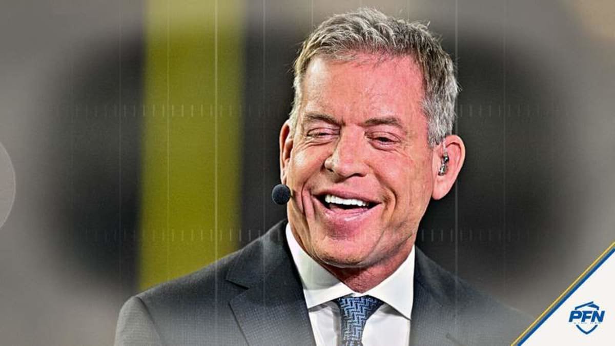 NFL analyst Troy Aikman.