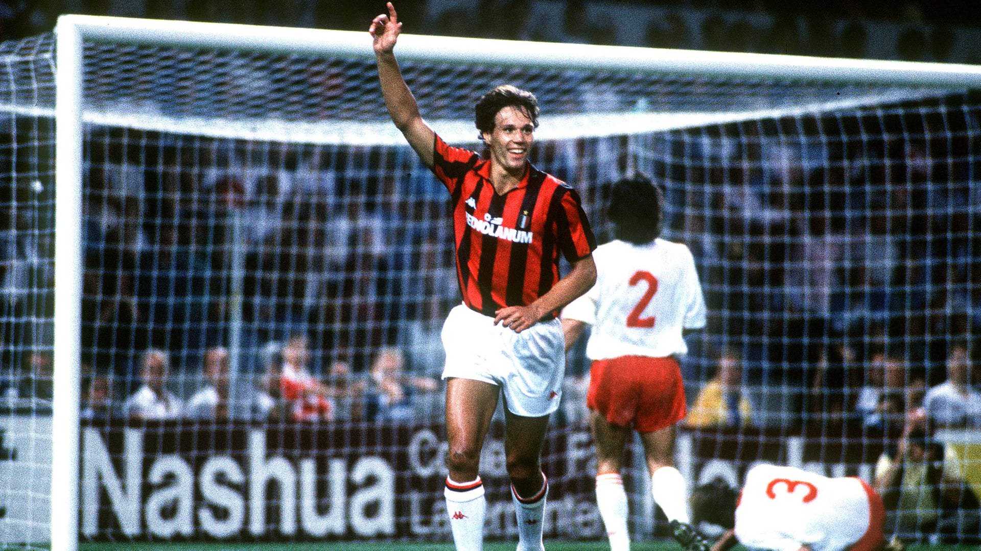 Marco van Basten im Trikot der AC Milan (Archivbild): Nicolò Tresoldi wählte den dreimaligen Ballon-d'or-Sieger 2024 in seine Traumelf.