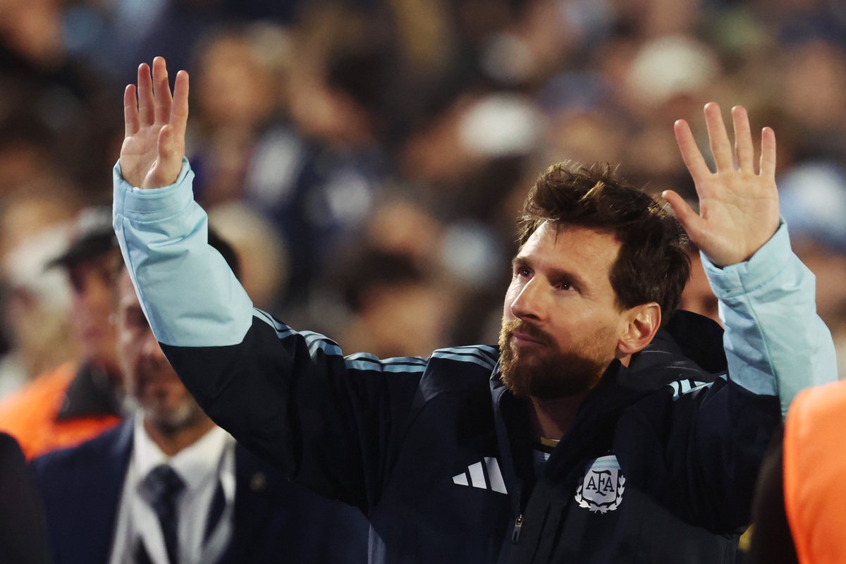 Fabregas makes admission about Messi’s son and Como shirt