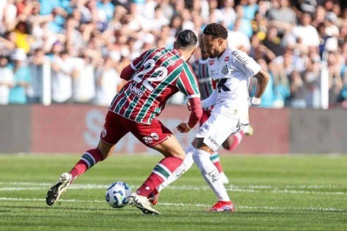 O Santos não vence o Tricolor carioca desde outubro de 2021, acumulando sete confrontos de jejum desde então -  (crédito: Ricardo Moreira/Getty Images)