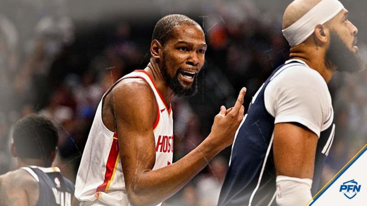 Kevin Durant attacks the rim and finishes over Daniel Gafford, giving the NBA world another reminder of what he can still do.