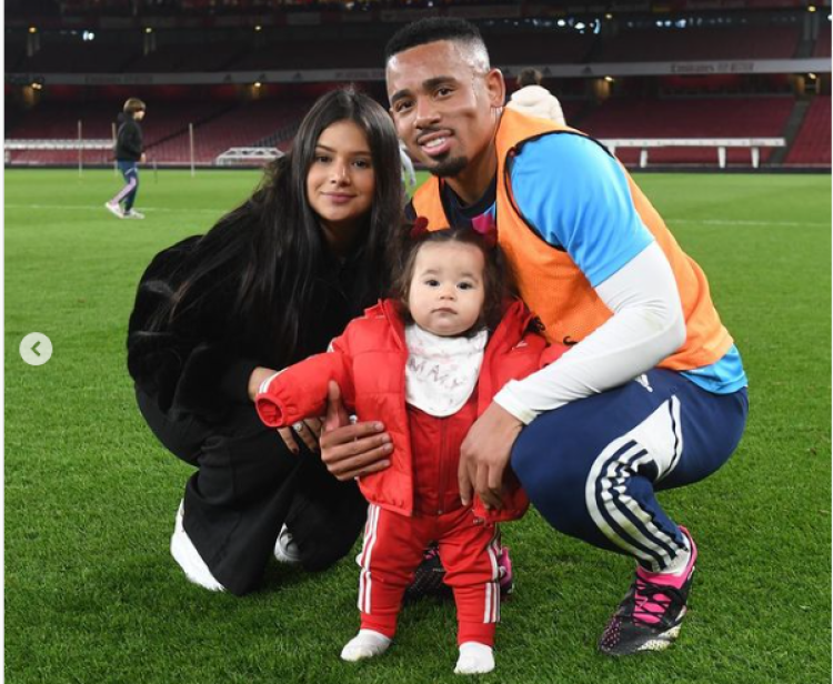 Gabriel Jesus Enjoys Day With Partner Raiane Lima And Daughter Helena