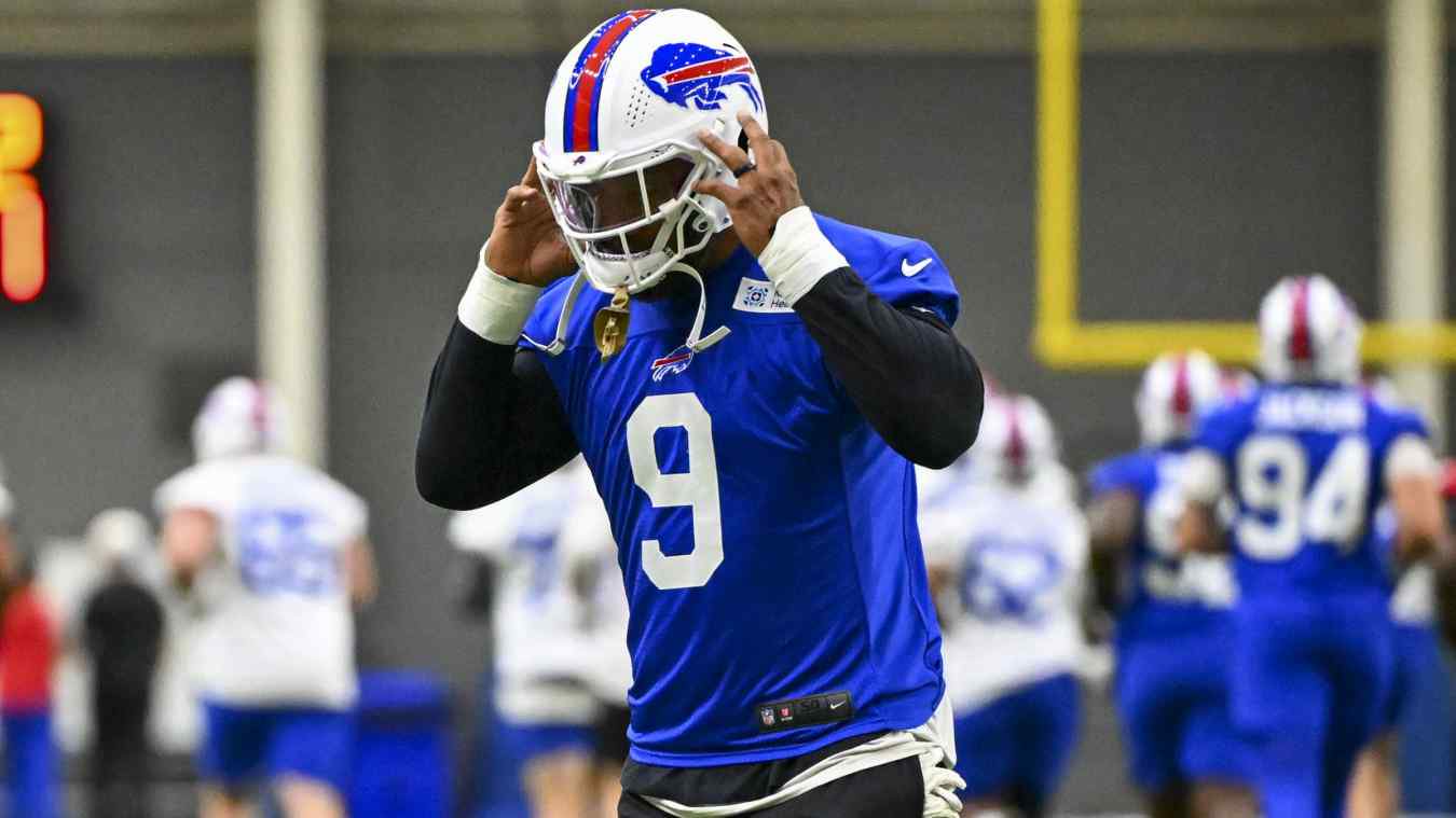 Buffalo Bills linebacker Bradley Chubb