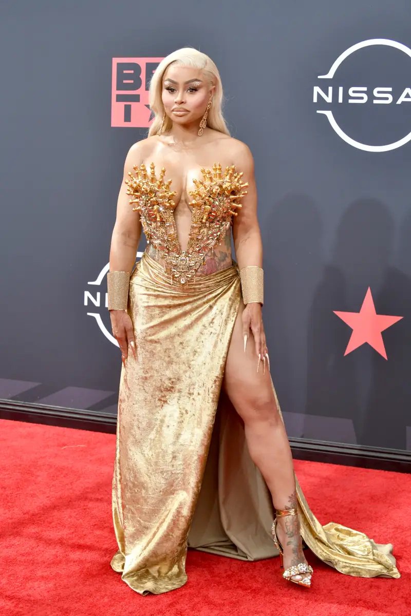 Gaya Seksi Para Artis Perempuan di Karpet Merah BET Awards 2022