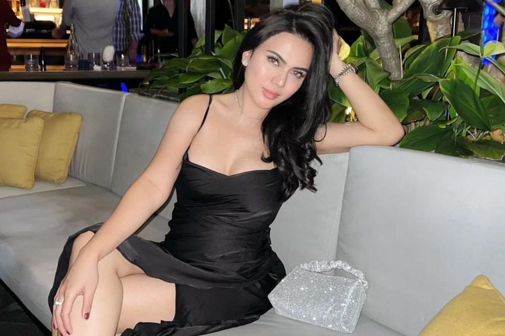 Memikatnya Pesona Artis yang Dituding Jadi Simpanan Pejabat