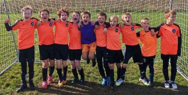Thorley Manor under-10 Grey