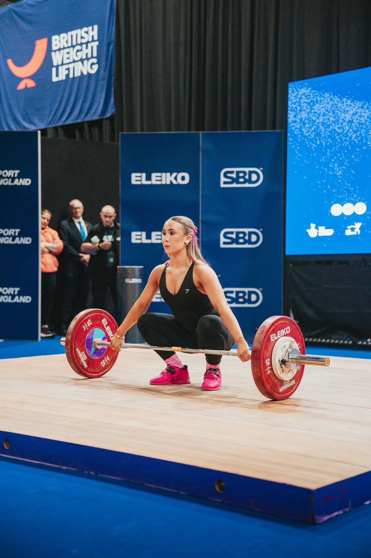 Amelie Pelta in weightlifting action