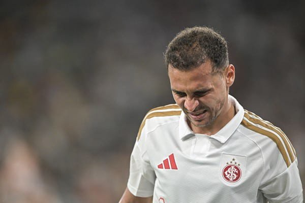 Alan Patrick critica arbitragem após derrota do Inter: “Faltou colhão”