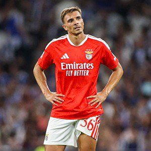 João Palhinha - Porto, Portugal - September 20: Benfica's João Palhinha looks dejected during the Liga Portugal Betclic match between FC Porto and SL Benfica at Estádio do Dragão on September 20, 2026 in Porto, Portugal. (Photo by Torbjorn Tande/DeFodi Images/DeFodi via Getty Images)