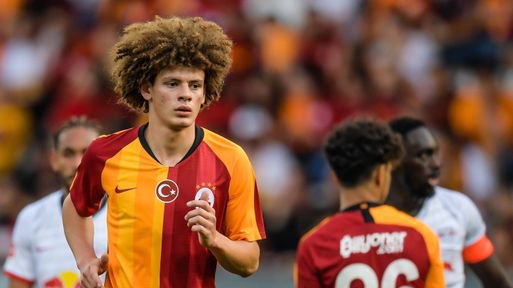 © IMAGO - Erencan Yardimci mit 17 Jahren im Trikot von Galatasaray