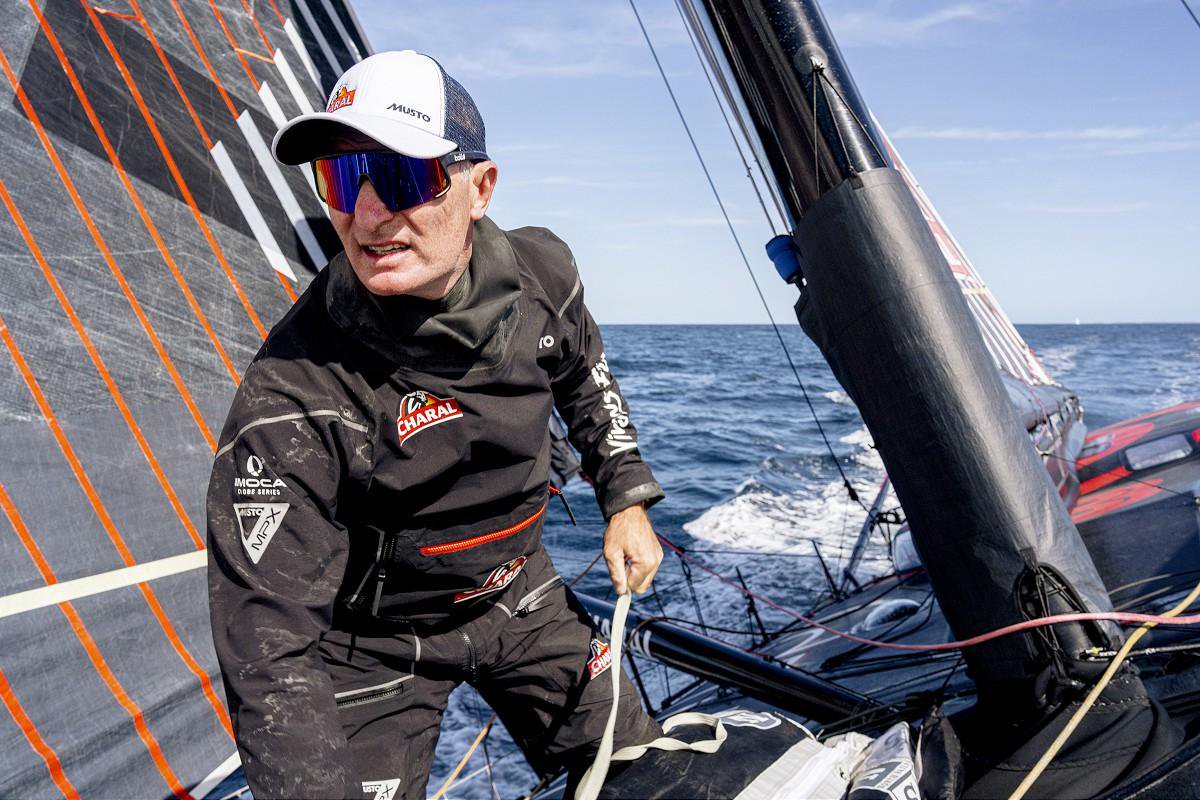 Jérémie Beyou aborde sa 5e Route du Rhum parmi les grands favoris, avec un Charal remasterisé au niveau des nouvelles générations d’Imoca.