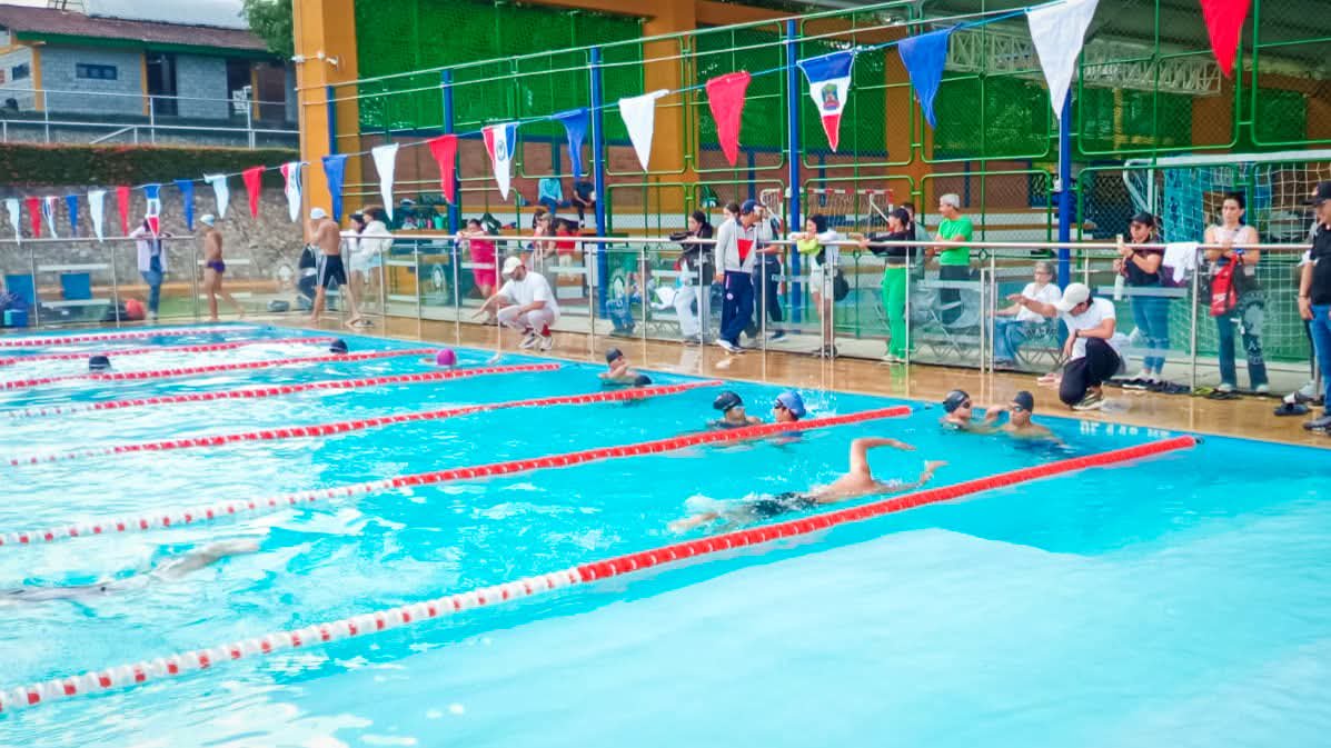 Huila student-athletes compete in El Espinal for national finals berths