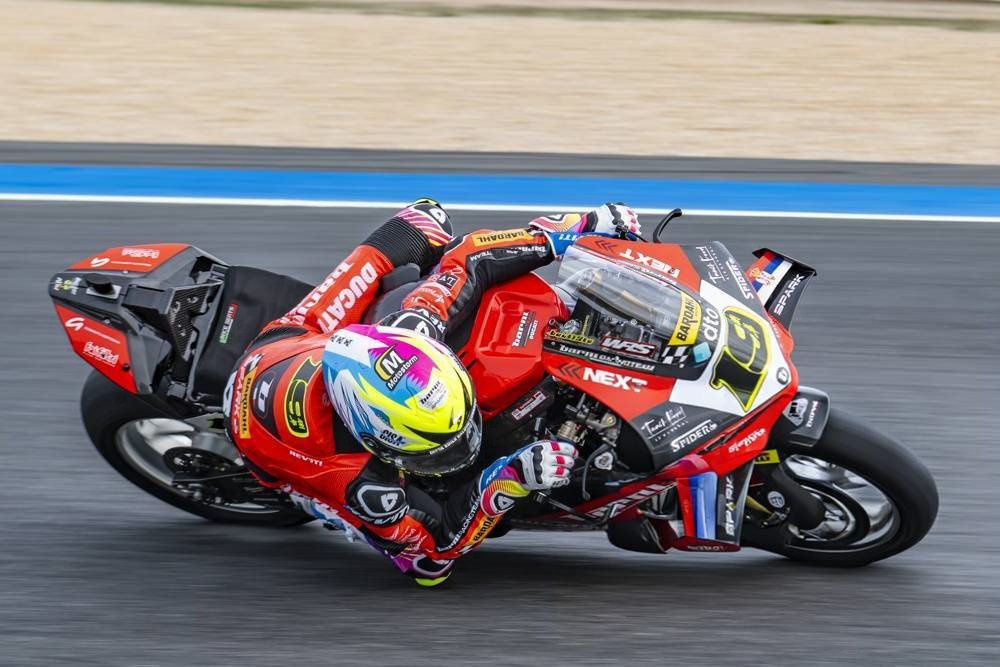 Alvaro Bautista ouvre le dernier week-end de superbike incertain quant à ses options futures.