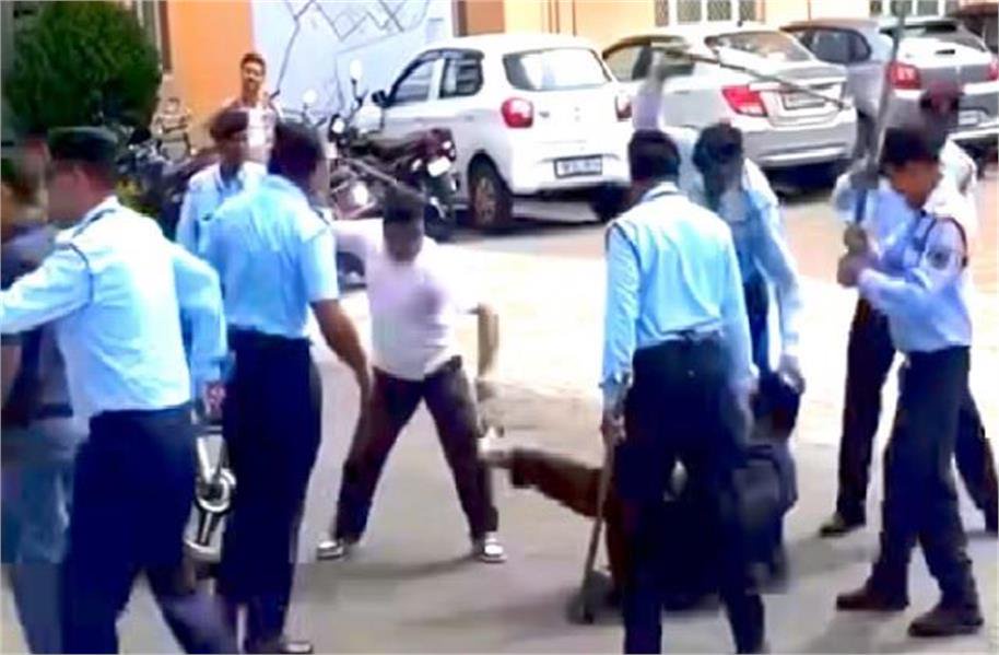 889eadbec953d4eac67a60d77681e0ee?source=nlp&quality=uhq&format=webp&resize=720