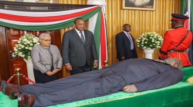 Kibaki pays last respects to Moi » Capital News