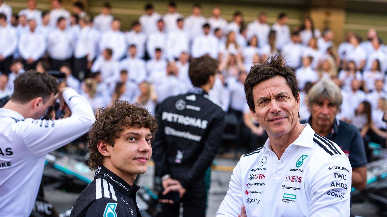 Kimi Antonelli und Toto Wolff