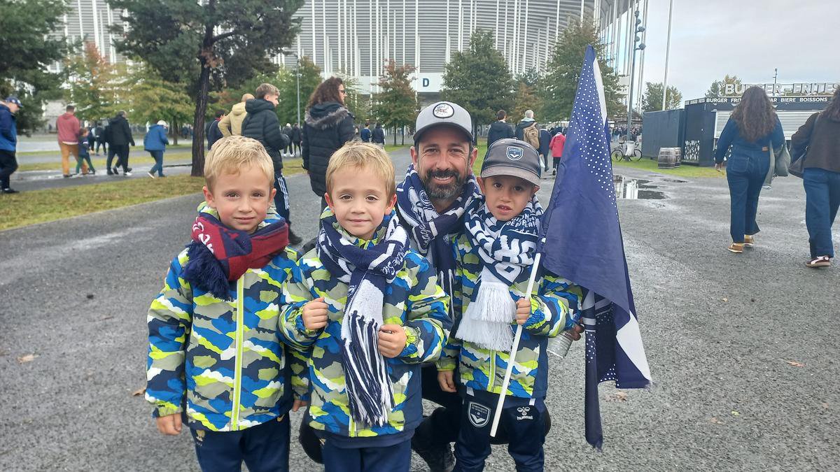 Nicolas est venu de Cadaujac avec ses trois enfants, Quentin, Nathan et Lucas, âgés de 4 à 6 ans.