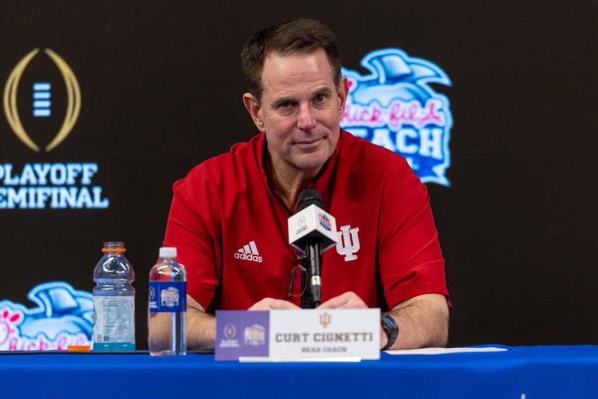 January 09, 2025: Indiana head coach Curt Cignetti during postgame press conference, PK, Pressekonferenz after NCAA, College League, USA football game action between the Oregon Ducks and the Indiana Hoosiers at Mercedes-Benz Stadium in Atlanta, Georgia. /CSM Atlanta United States of America – ZUMAc04_ 20260109_zma_c04_069 Copyright: xJohnxMersitsx ©IMAGO/ZUMA Press Wire