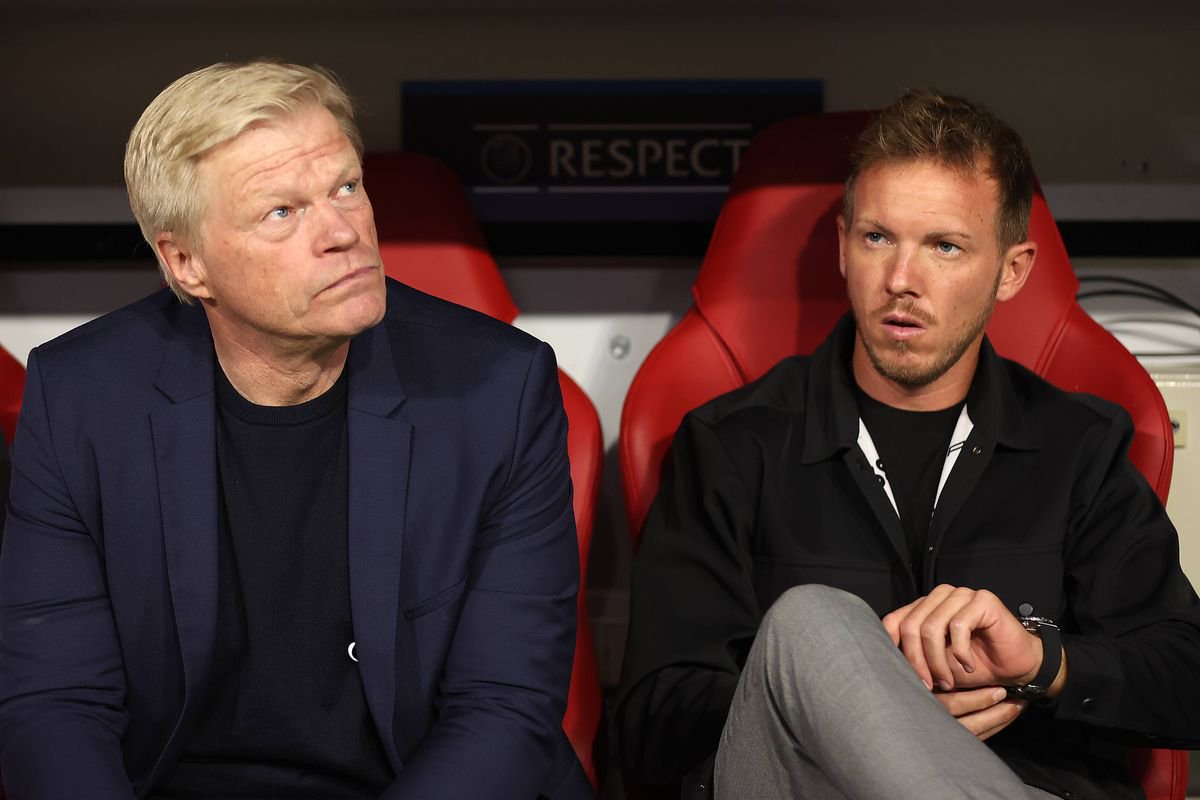 MUNICH, GERMANY - SEPTEMBER 13: Chairman Oliver Kahn and head coach Julian Nagelsmann of Bayern Muenchen look on prior to the UEFA Champions League group C match between FC Bayern München and FC Barcelona at Allianz Arena on September 13, 2022 in Munich, Germany. (Photo by Alex Grimm/Getty Images)