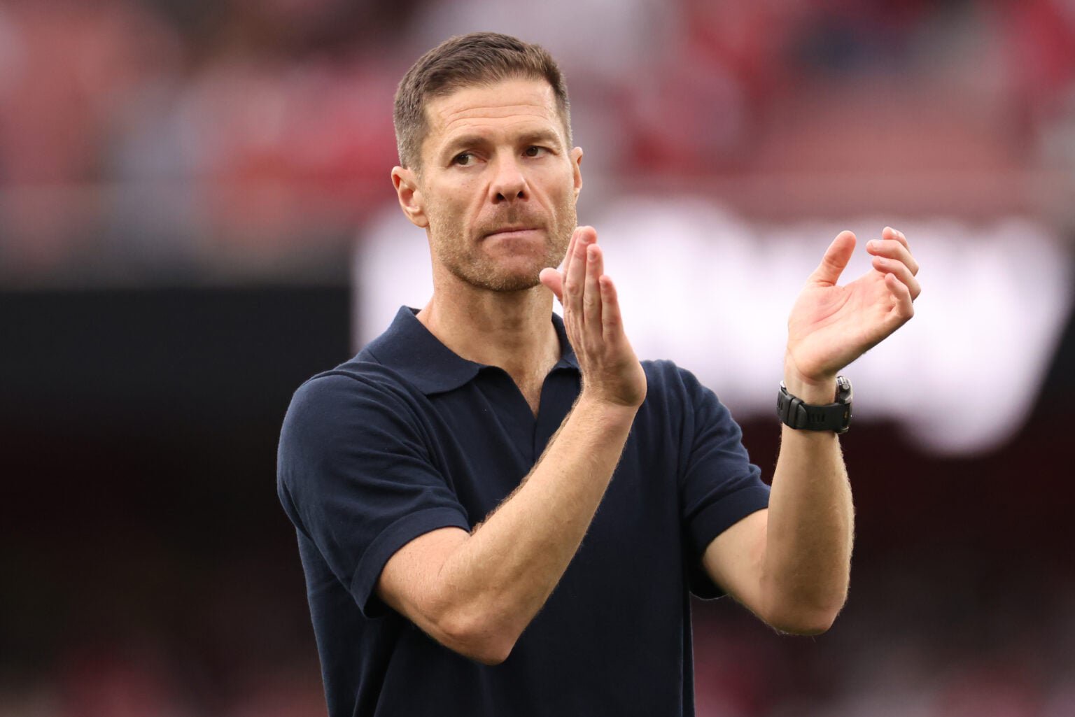 Xabi Alonso manager / head coach of Chelsea applauds