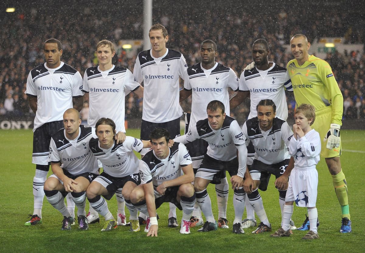 The Tottenham Hotspur starting lineup prior to the UEFA Champions League Group A match between Tottenham Hotspur and FC Twente at White Hart Lane