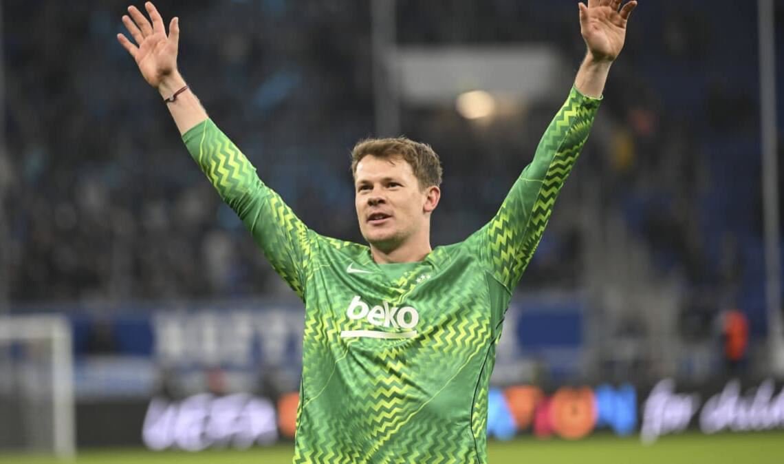 Von Stuttgart an den Bosporus: Seit seinem Wechsel vom VfB zu Besiktas ist Alexander Nübel zum starken Rückhalt seiner Mannschaft geworden. Die als leidenschaftlich bekannten Fans von Besiktas scheinen den Ex-Stuttgart ins Herz geschlossen zu haben.