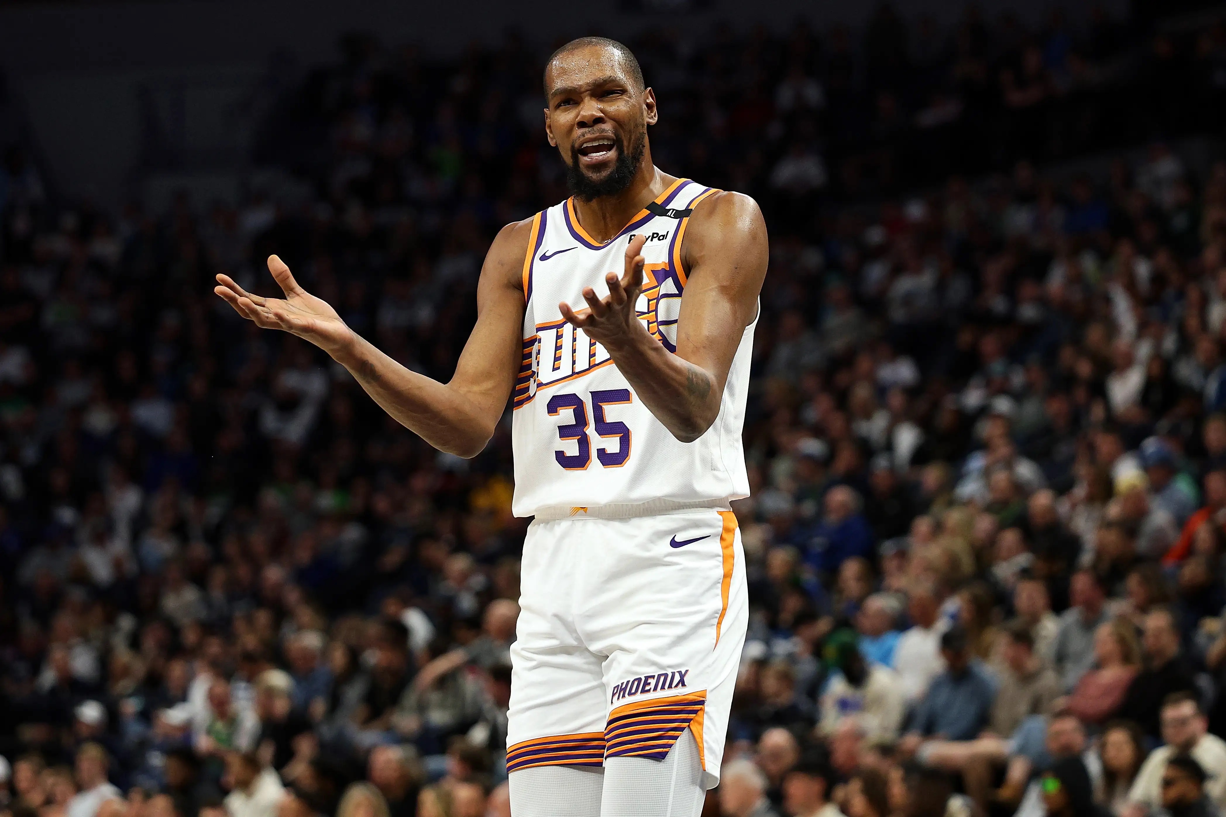 Phoenix Suns v Minnesota Timberwolves