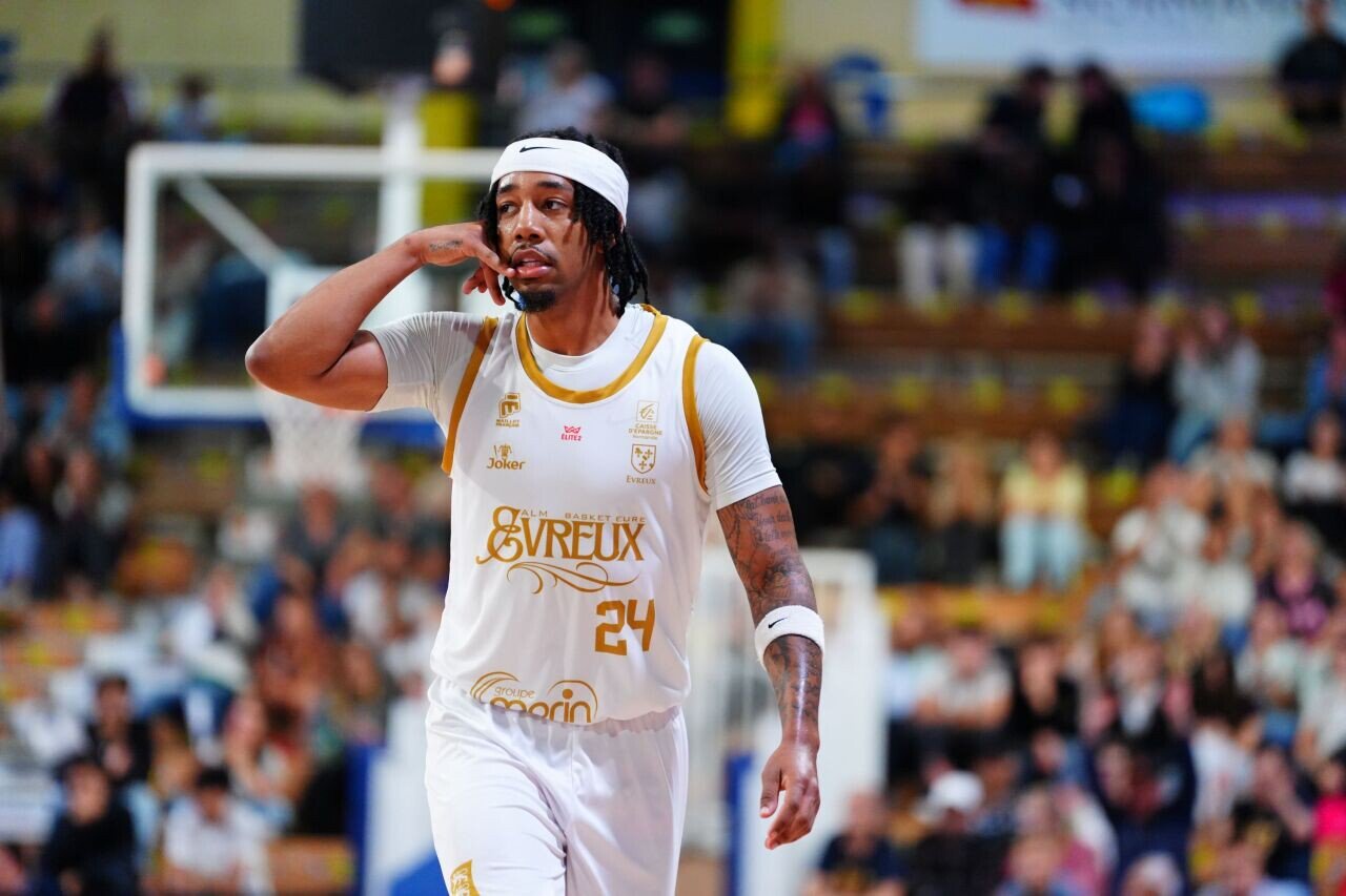 Avant le premier derby normand pour Évreux face au STB Le Havre, rencontre avec le talentueux JaCobi Wood, en connexion permanente avec son frère disparu.