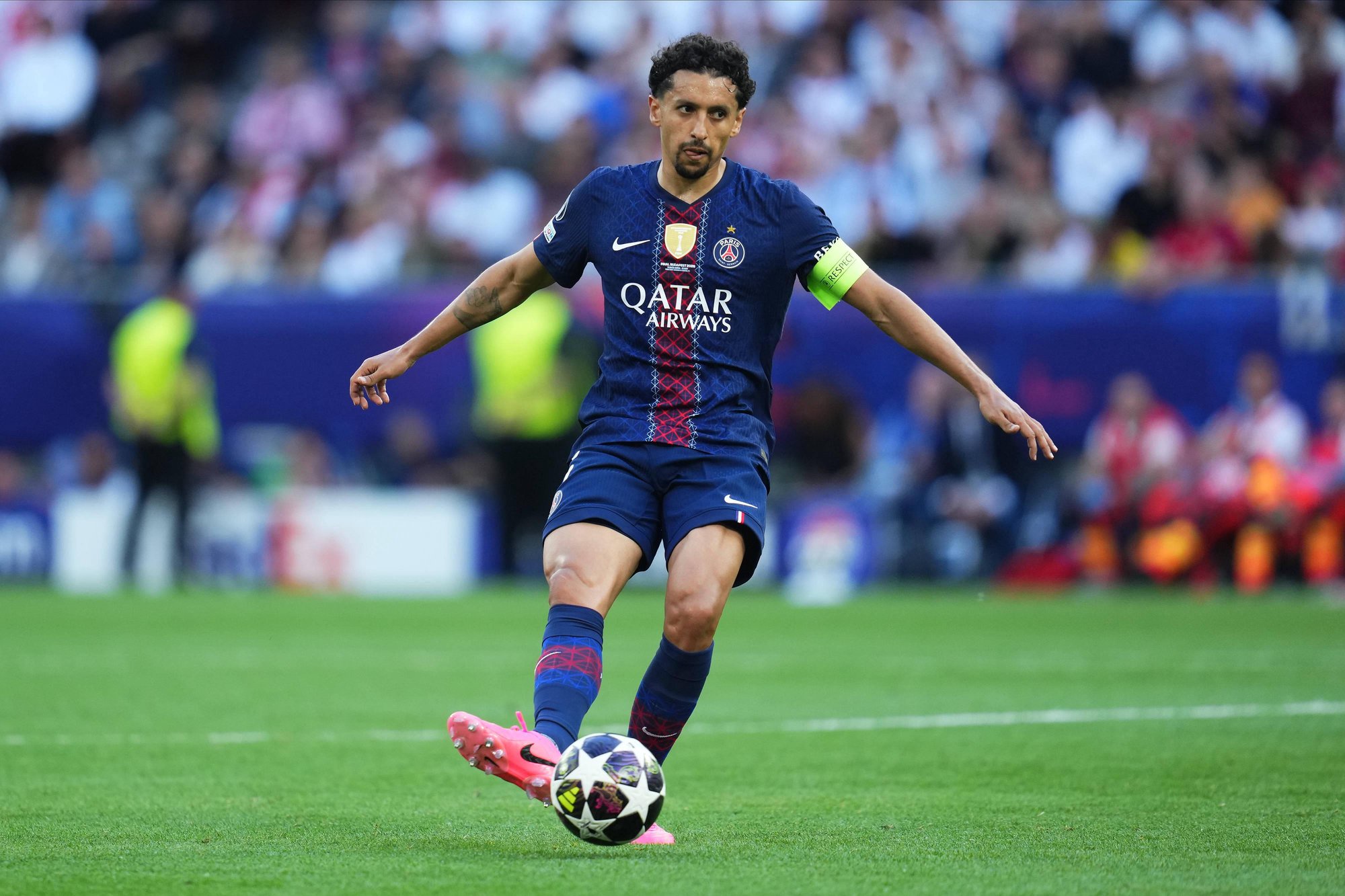 25.º Marquinhos, capitão e lenda do PSG campeão europeu e central da seleção do Brasil