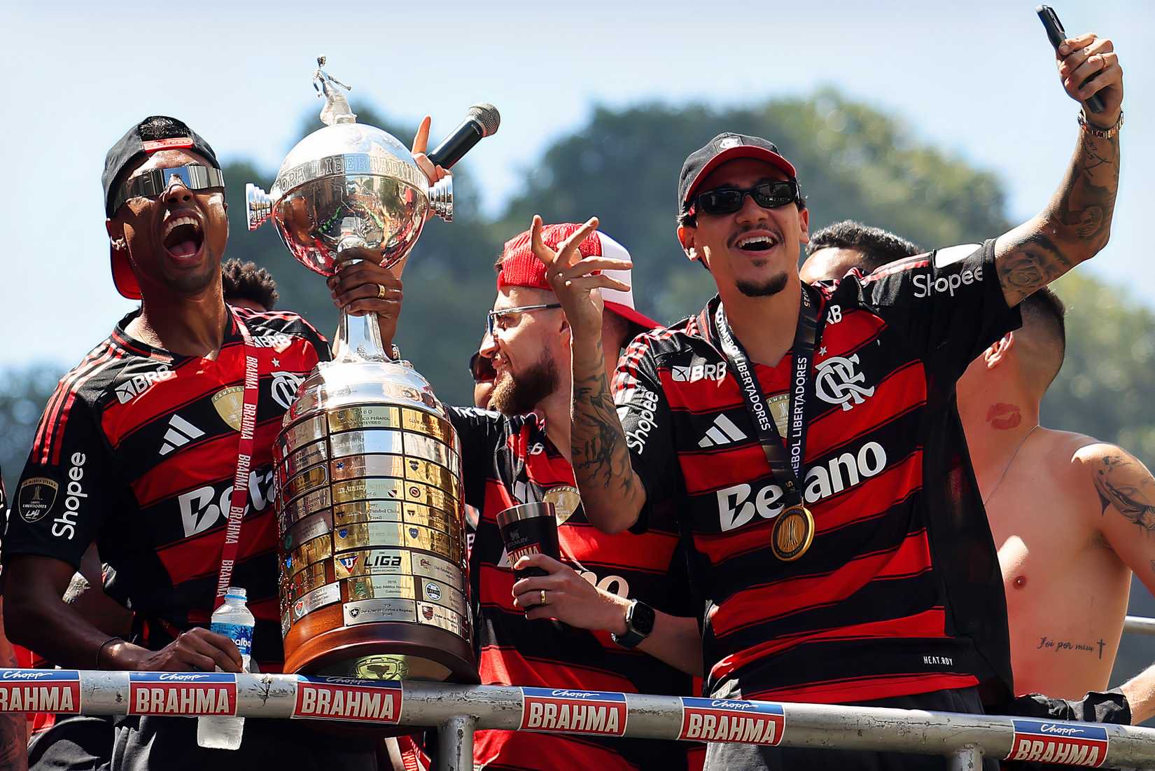 flamengo-celebrates-winning-the-copa-conmebol-libertadores-2025-around-rio-de-janeiro