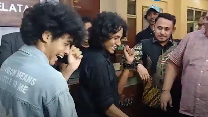 Vadel Badjideh joget girang setelah 6 jam lebih diperiksa polisi 1
