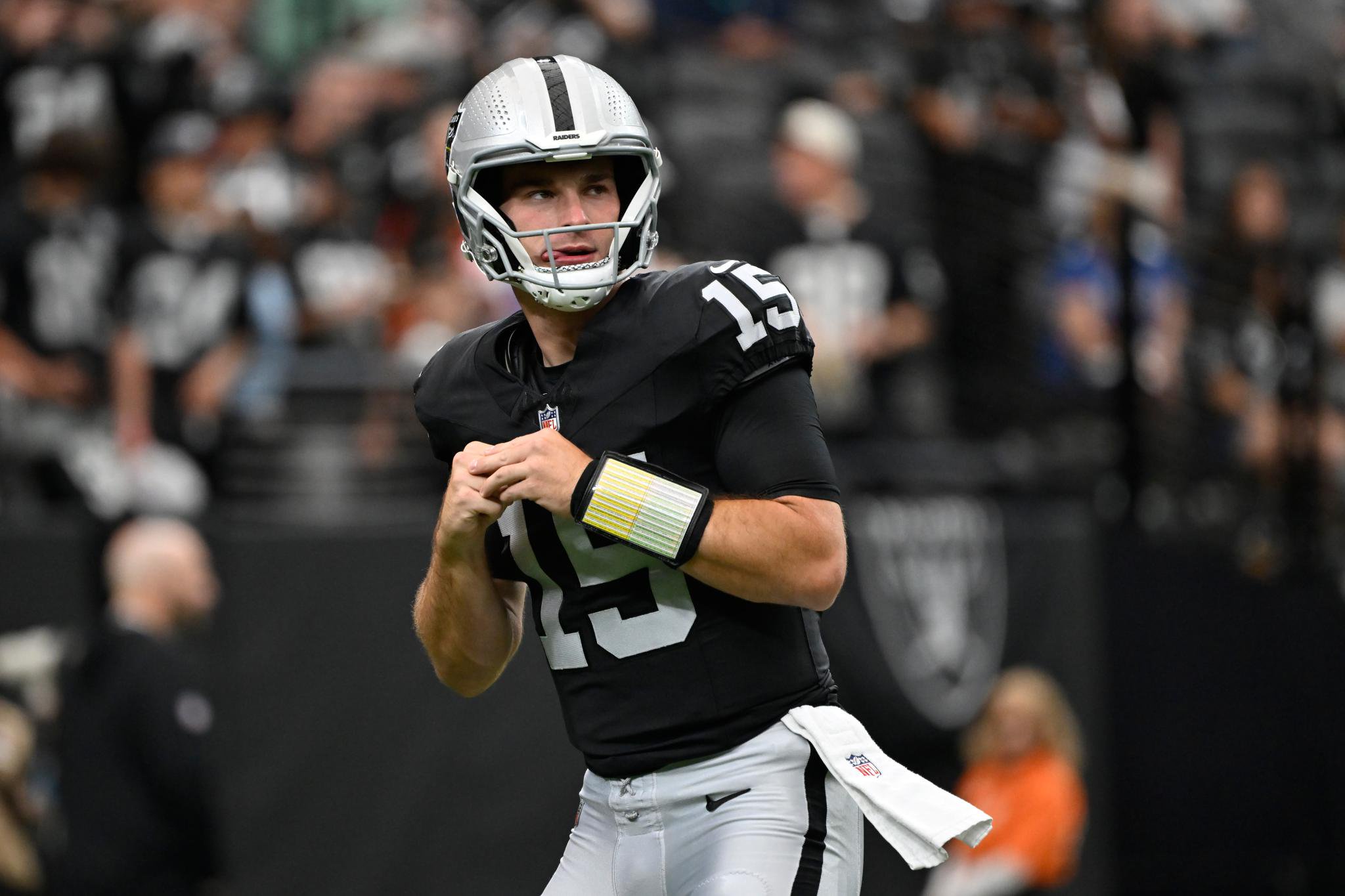Raiders rookie quarterback Fernando Mendoza