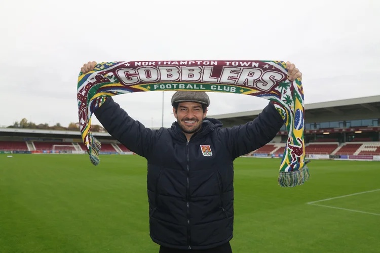 Alexandre Pato se torna acionista majoritário do Northampton (Reprodução/Instagram/@officiallyntfc)