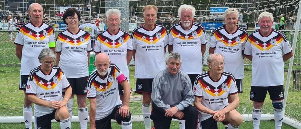 Michael Rätsch (obere Reihe, dritter von links) mit seinem Weltmeisterteam.
