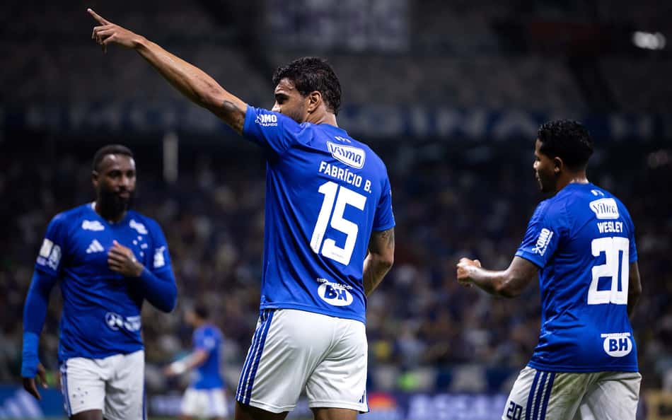 Fabrício Bruno comemora gol
