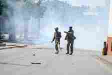 Police were forced to lob teargas to disperse the suspected criminal youth who started robbing the residents of Mombasa town on Thursday afternoon.