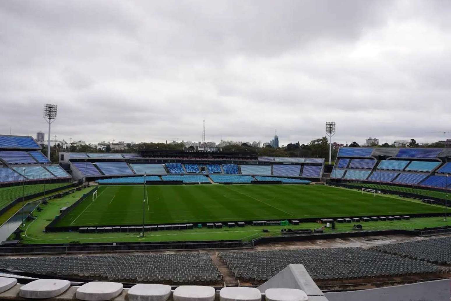 Estádio Centenário, em Montevidéu, receberá Palmeiras e Estudiantes –