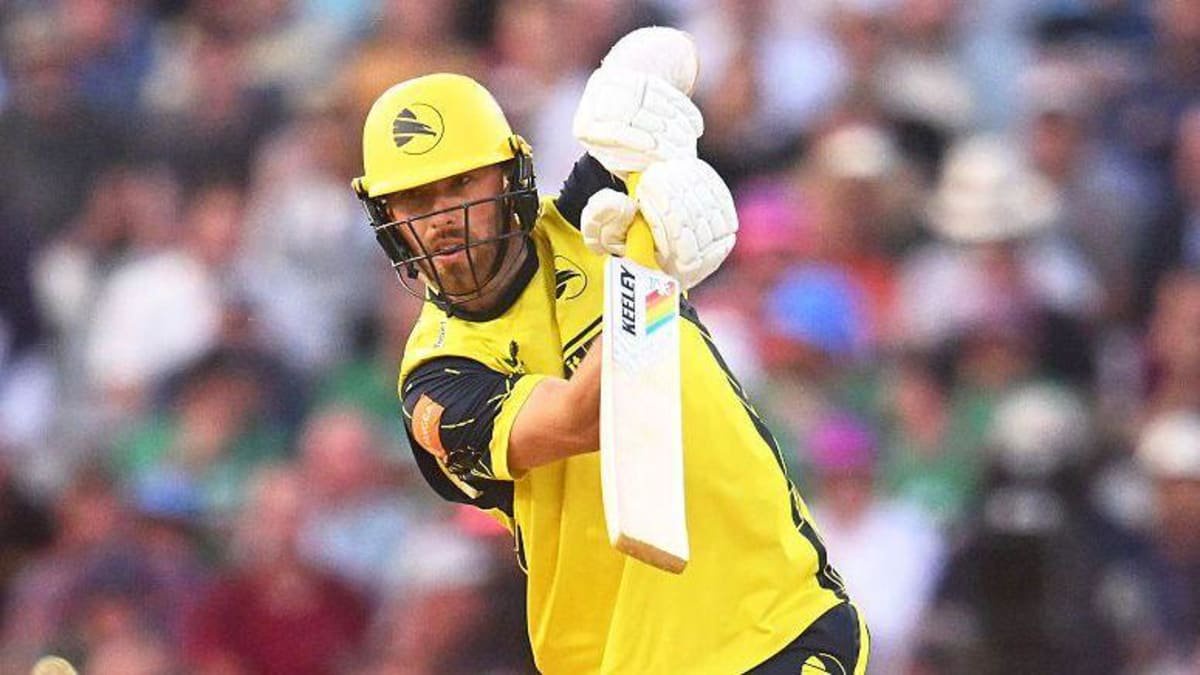 Joe Weatherley in action for Hampshire Hawks 