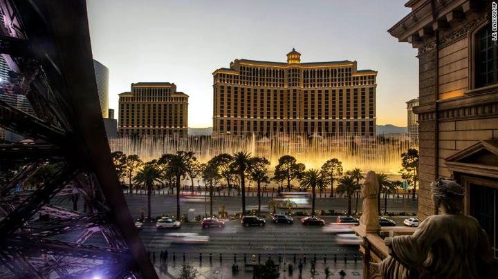 The Bellagio fountain is an iconic feature of Las Vegas. It can lose up to 48 gallons of water per square foot per year due to evaporation alone.