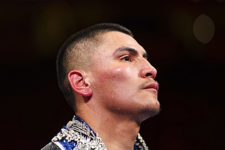 Vergil Ortiz under ‘pressure’ to outperform Sebastian Fundora against Keith Thurman