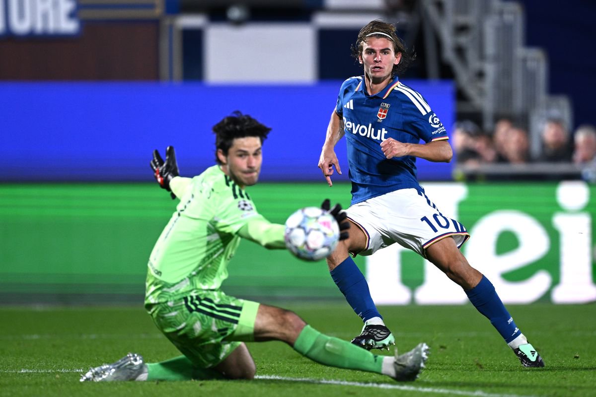 COMO, ITALY - OCTOBER 21: Nico Paz of Como scores a goal during the UEFA Champions League 2026/27 League Phase MD3 match between Como 1907 and Manchester United at Giuseppe Sinigaglia Stadium on October 21, 2026 in Como, Italy. (Photo by Image Photo Agency/Getty Images)