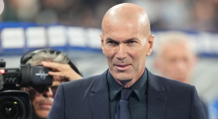 zinedine zidane en pleine kiffe il declare sa flamme a kylian mbappe - 22je suis tombe amoureux de lui22