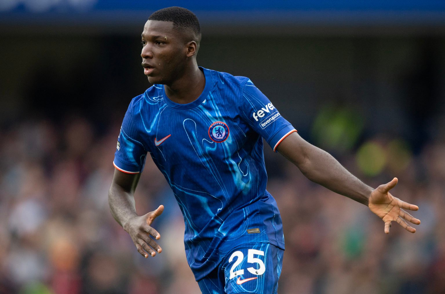 Moises Caicedo of Chelsea during the Premier League match between Chelsea FC and Nottingham Forest FC at Stamford Bridge on October 06, 2024 in Lon...