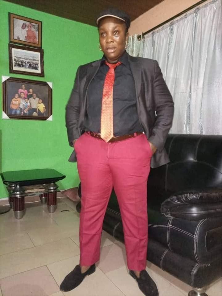 Hilarious! Nigerian women rock their husband