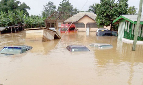 Kyebi in floods after hours of torrential rains - Graphic Online