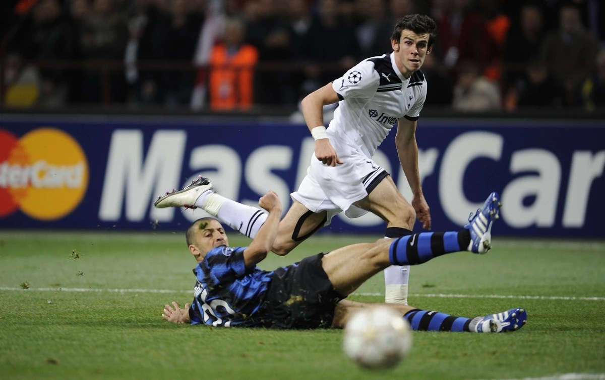 Mandatory Credit: Photo by Andy Hooper/ANL/Shutterstock 1485054a Gareth Bale Scores His First Goal.. Inter Milan V Tottenham Hotspurs Champions League. Pic Andy Hooper Gareth Bale Scores His First Goa ...